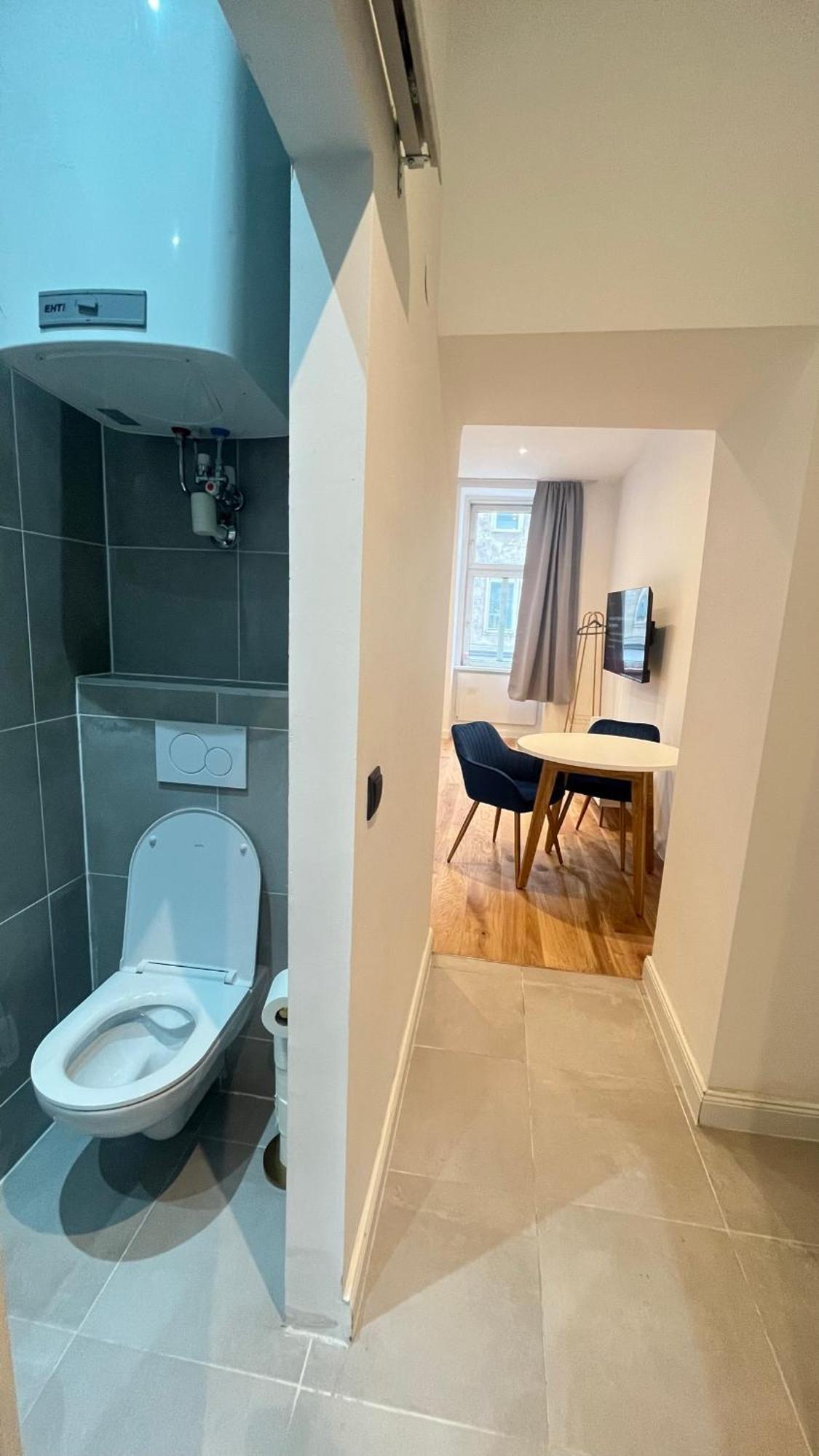 K&K Apartment Near Hauptbahnhof - Kingsize Bed Виена Екстериор снимка