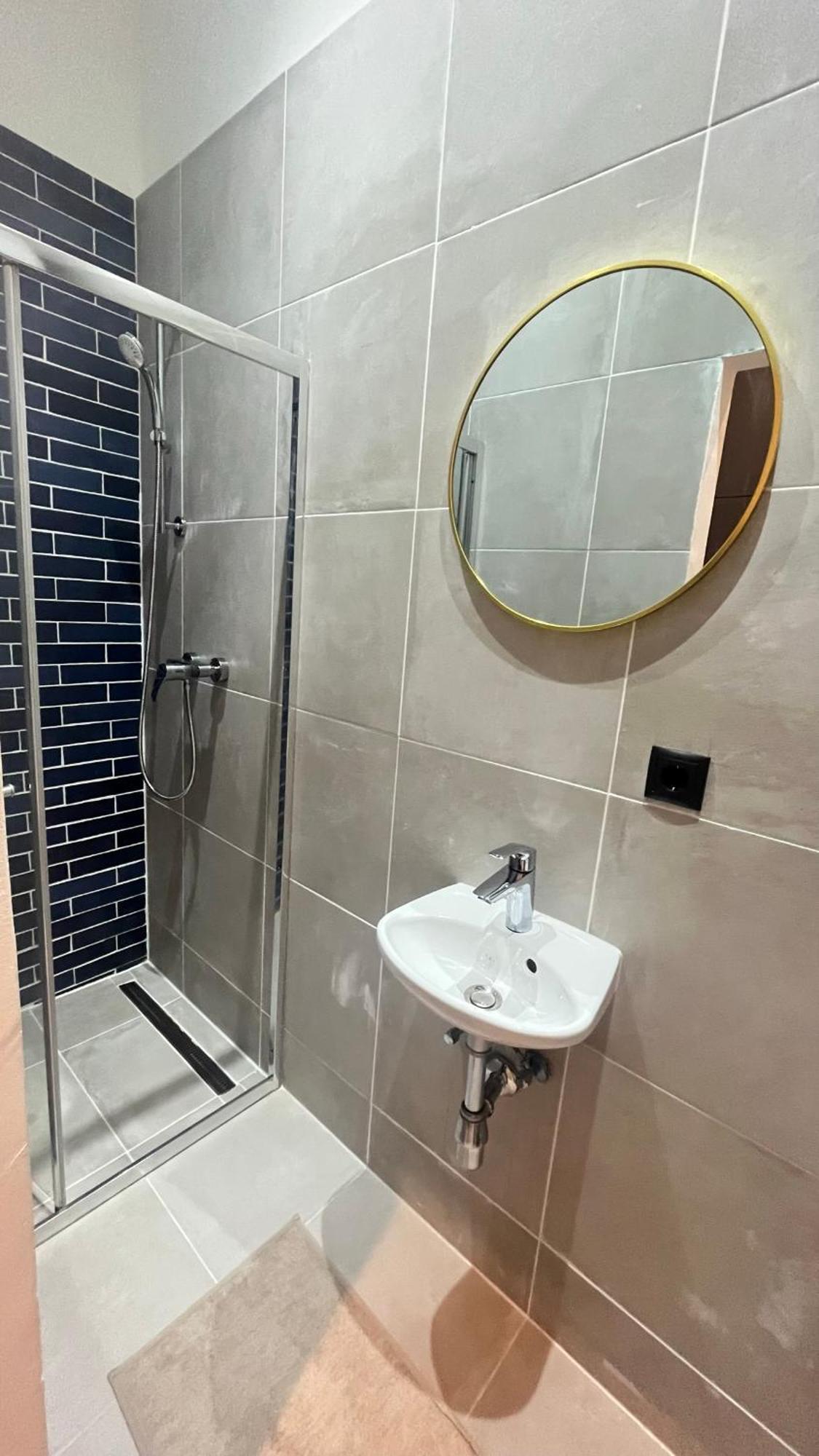 K&K Apartment Near Hauptbahnhof - Kingsize Bed Виена Екстериор снимка